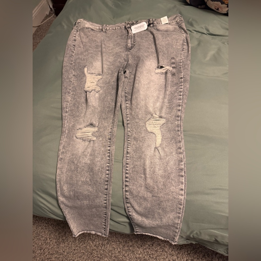 SO Distressed Gray Women Jeggings